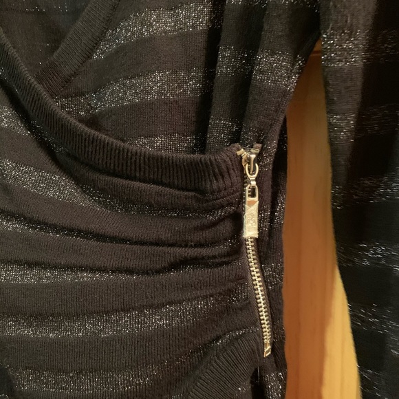 Guess almost new with sparkles and side zip🎄 - Picture 2 of 4